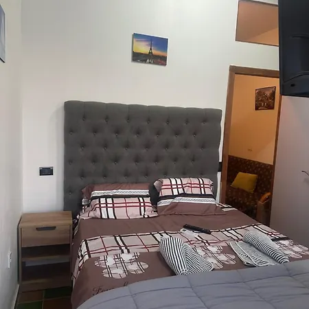 Kristian Appartement Golem (Tirana)